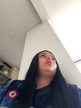 Snapshot of alissonfernandez_ chatting on 01/17/25, 08:22 alissonfernandez online show from 01/17/25, 08:22