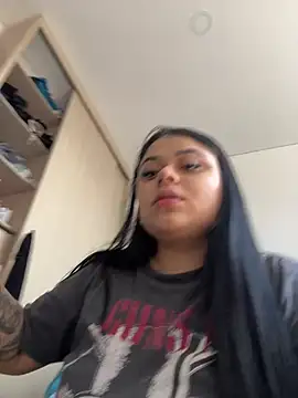 Snapshot of alissonfernandez_ chatting on 01/19/25, 04:36 alissonfernandez online show from 01/19/25, 04:36