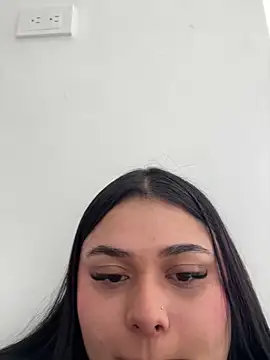 Snapshot of alissonfernandez_ chatting on 01/24/25, 04:39 alissonfernandez online show from 01/24/25, 04:39