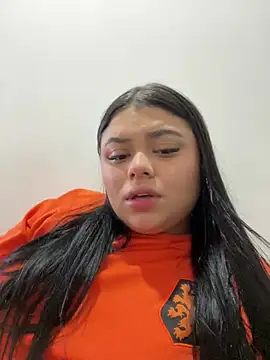 Snapshot of alissonfernandez_ chatting on 01/25/25, 01:30 alissonfernandez online show from 01/25/25, 01:30