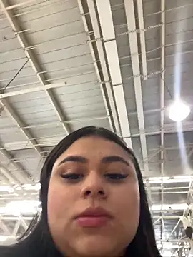 Snapshot of alissonfernandez_ chatting on 01/29/25, 02:21 alissonfernandez online show from 01/29/25, 02:21