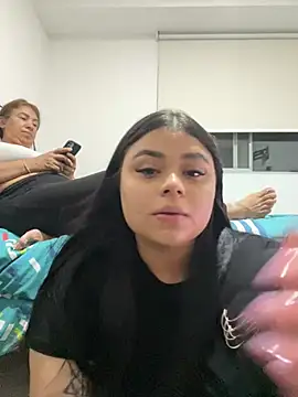 Snapshot of alissonfernandez_ chatting on 01/30/25, 02:38 alissonfernandez online show from 01/30/25, 02:38