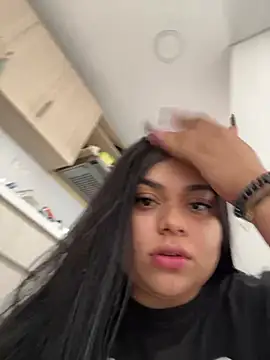 Snapshot of alissonfernandez_ chatting on 01/30/25, 04:02 alissonfernandez online show from 01/30/25, 04:02