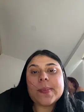 Snapshot of alissonfernandez_ chatting on 02/15/25, 01:49 alissonfernandez online show from 02/15/25, 01:49