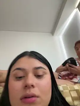 Snapshot of alissonfernandez_ chatting on 02/15/25, 05:07 alissonfernandez online show from 02/15/25, 05:07