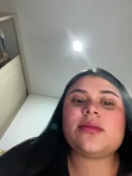 Snapshot of alissonfernandez_ chatting on 02/16/25, 01:14 alissonfernandez online show from 02/16/25, 01:14