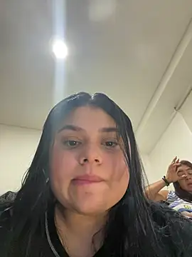 Snapshot of alissonfernandez_ chatting on 02/21/25, 11:44 alissonfernandez online show from 02/21/25, 11:44