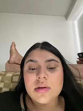Snapshot of alissonfernandez_ chatting on 02/22/25, 04:09 alissonfernandez online show from 02/22/25, 04:09