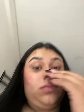 Snapshot of alissonfernandez_ chatting on 03/01/25, 04:00 alissonfernandez online show from 03/01/25, 04:00