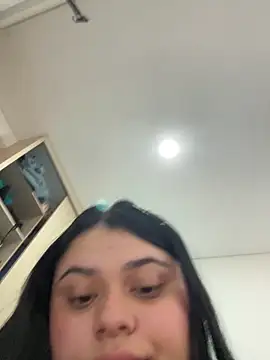 Snapshot of alissonfernandez_ chatting on 03/05/25, 01:28 alissonfernandez online show from 03/05/25, 01:28