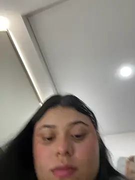 Snapshot of alissonfernandez_ chatting on 03/12/25, 02:45 alissonfernandez online show from 03/12/25, 02:45