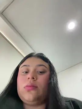 Snapshot of alissonfernandez_ chatting on 03/15/25, 08:43 alissonfernandez online show from 03/15/25, 08:43