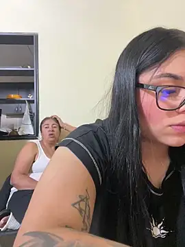 Snapshot of alissonfernandez_ chatting on 09/10/25, 10:43 alissonfernandez online show from 09/10/25, 10:43