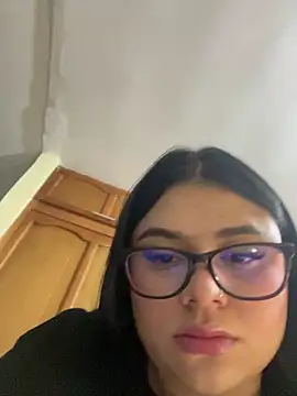 Snapshot of alissonfernandez_ chatting on 09/12/25, 11:04 alissonfernandez online show from 09/12/25, 11:04