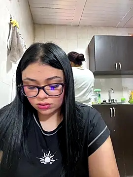 Snapshot of alissonfernandez_ chatting on 09/13/25, 06:40 alissonfernandez online show from 09/13/25, 06:40