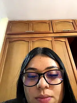 Snapshot of alissonfernandez_ chatting on 09/19/25, 04:36 alissonfernandez online show from 09/19/25, 04:36