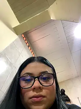 Snapshot of alissonfernandez_ chatting on 09/22/25, 01:46 alissonfernandez online show from 09/22/25, 01:46
