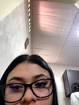 Snapshot of alissonfernandez_ chatting on 09/24/25, 02:09 alissonfernandez online show from 09/24/25, 02:09