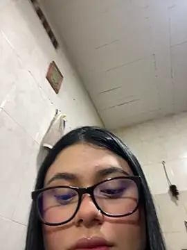 Snapshot of alissonfernandez_ chatting on 10/04/25, 01:03 alissonfernandez online show from 10/04/25, 01:03