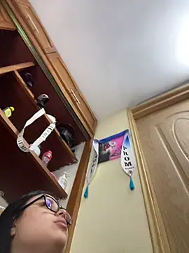 alissonfernandez  online show from 03/28/26, 01:27