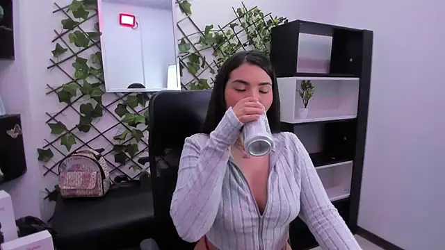 SophiaButt  online show from 04/23/26, 03:30