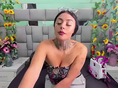 Snapshot of Lovely_celeste chatting on 12/24/24, 04:00 Lovely celeste online show from 12/24/24, 04:00