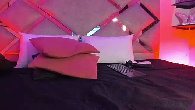 Snapshot of marian_pinzon chatting on 03/11/25, 09:02 marian pinzon online show from 03/11/25, 09:02