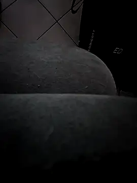 Snapshot of HardWolf2024 chatting on 12/11/24, 09:12 HardWolf2024 online show from 12/11/24, 09:12