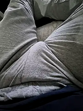 Snapshot of HardWolf2024 chatting on 10/13/25, 08:42 HardWolf2024 online show from 10/13/25, 08:42