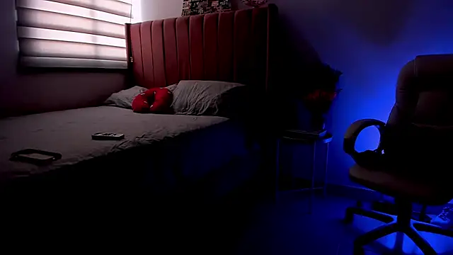 Ninamirley online show from 12/16/24, 08:05