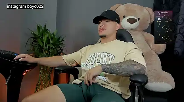 boyc022  online show from 03/08/25, 12:11