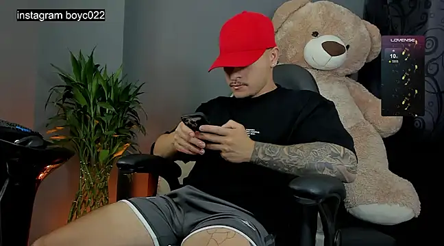 boyc022  online show from 03/08/25, 10:56