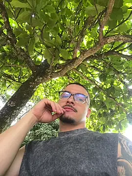 boyc022  online show from 04/18/26, 08:09