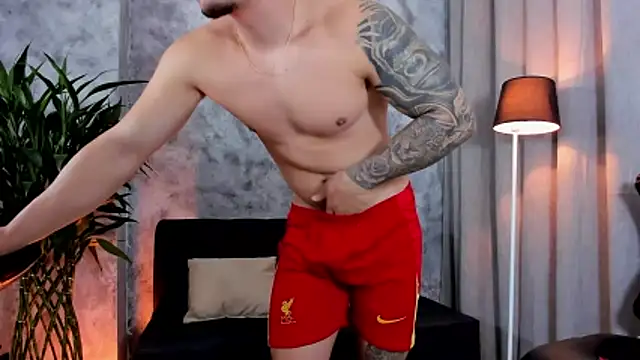 boyc022  online show from 04/23/26, 12:51