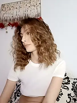 Snapshot of AnyaLobb62 chatting on 12/17/24, 01:16 AnyaLobb62 online show from 12/17/24, 01:16