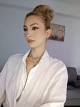 Snapshot of AnyaLobb62 chatting on 01/27/25, 08:51 AnyaLobb62 online show from 01/27/25, 08:51