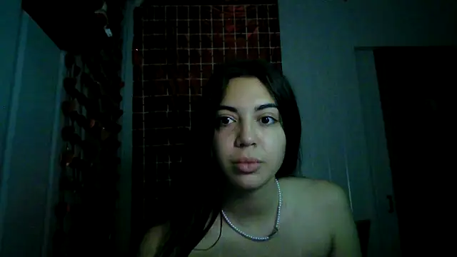 Snapshot of isabella048 chatting on 10/07/25, 05:04 isabella048 online show from 10/07/25, 05:04