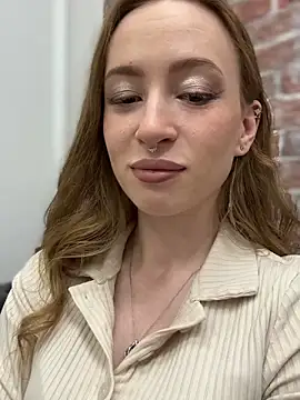 Snapshot of _AngelMoon_ chatting on 09/22/25, 04:14 AngelMoon online show from 09/22/25, 04:14