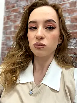 Snapshot of _AngelMoon_ chatting on 10/04/25, 03:37 AngelMoon online show from 10/04/25, 03:37