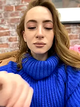 Snapshot of _AngelMoon_ chatting on 10/06/25, 03:59 AngelMoon online show from 10/06/25, 03:59