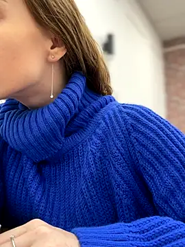 Snapshot of _AngelMoon_ chatting on 10/08/25, 03:59 AngelMoon online show from 10/08/25, 03:59