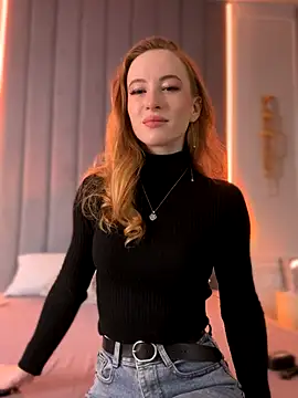 Snapshot of _AngelMoon_ chatting on 10/20/25, 04:02 AngelMoon online show from 10/20/25, 04:02