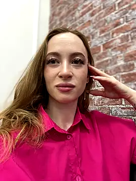 Snapshot of _AngelMoon_ chatting on 10/28/25, 03:43 AngelMoon online show from 10/28/25, 03:43