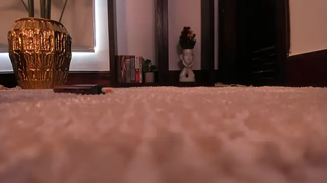 LunaMystyque online show from 04/08/26, 07:14