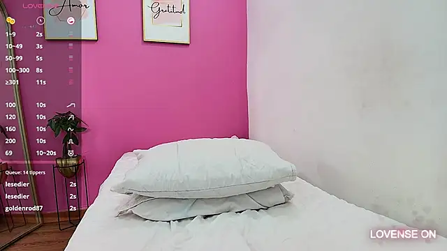 Snapshot of hornybarelylegalgirl chatting on 02/19/25, 10:53 hornybarelylegalgirl online show from 02/19/25, 10:53