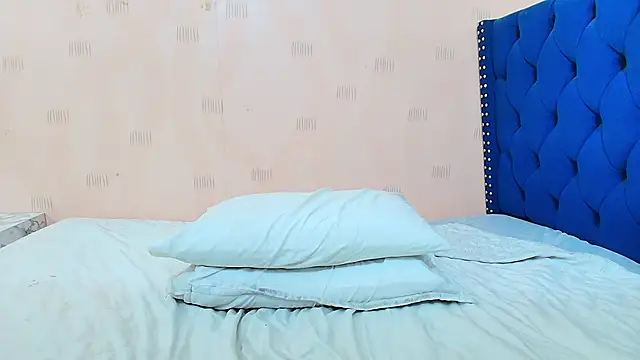 Snapshot of hornybarelylegalgirl chatting on 03/02/25, 03:59 hornybarelylegalgirl online show from 03/02/25, 03:59