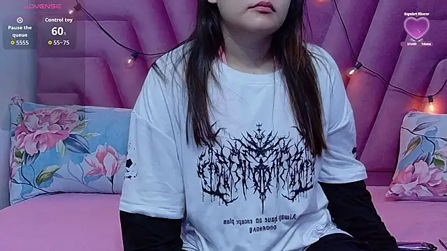 hornybarelylegalgirl online show from 02/26/26, 12:15