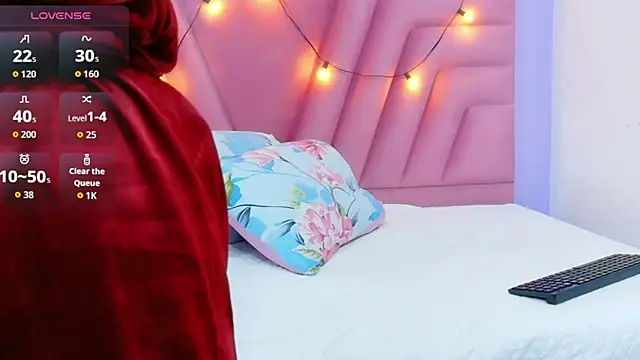 hornybarelylegalgirl online show from 04/23/26, 12:29