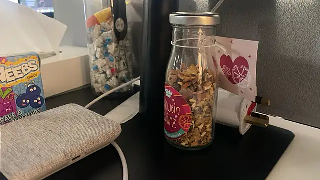 Snapshot of awesome_anna chatting on 02/26/25, 11:30 awesome anna online show from 02/26/25, 11:30