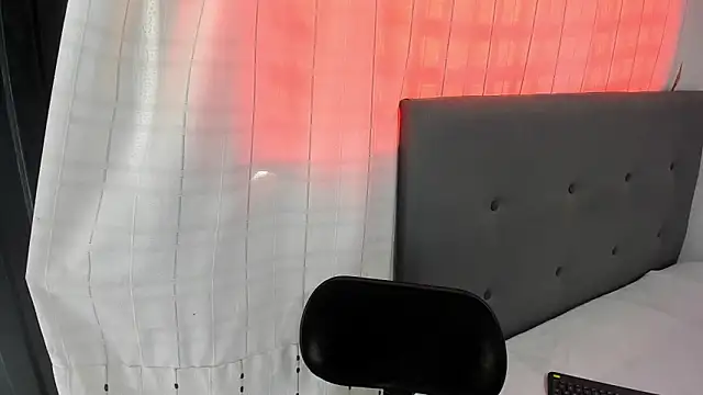 Snapshot of angela_nix chatting on 09/15/25, 03:56 angela nix online show from 09/15/25, 03:56